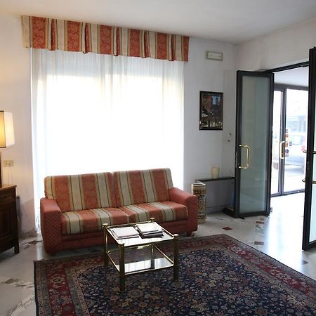 Hotel Paris Castel Goffredo Eksteriør billede