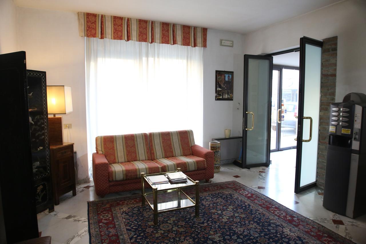 Hotel Paris Castel Goffredo Eksteriør billede